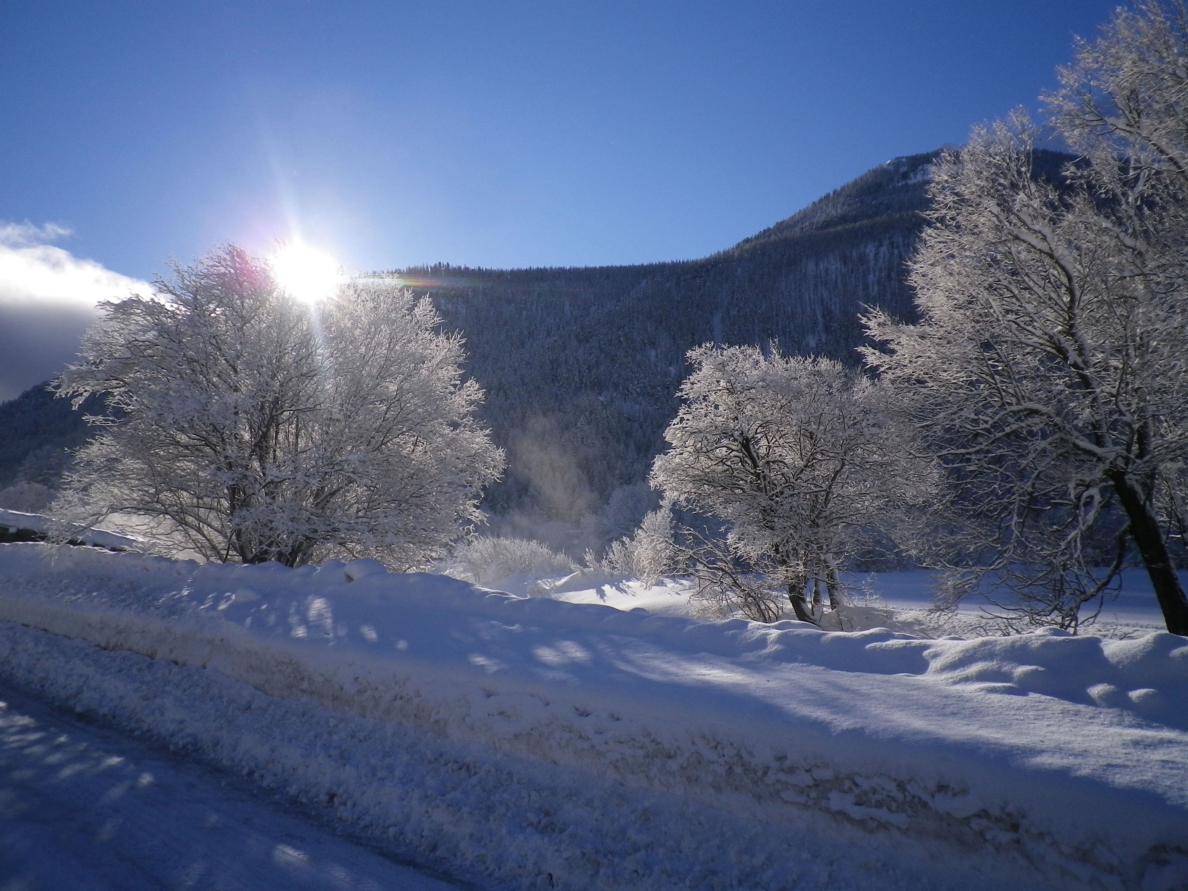 Village de Névache sous le soleil en Clarée